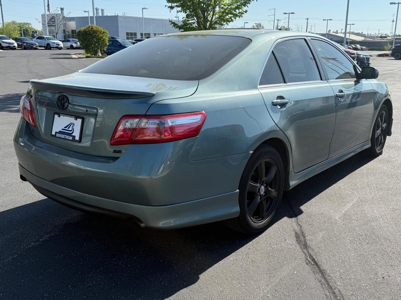 Toyota Camry Vehicle Image 03