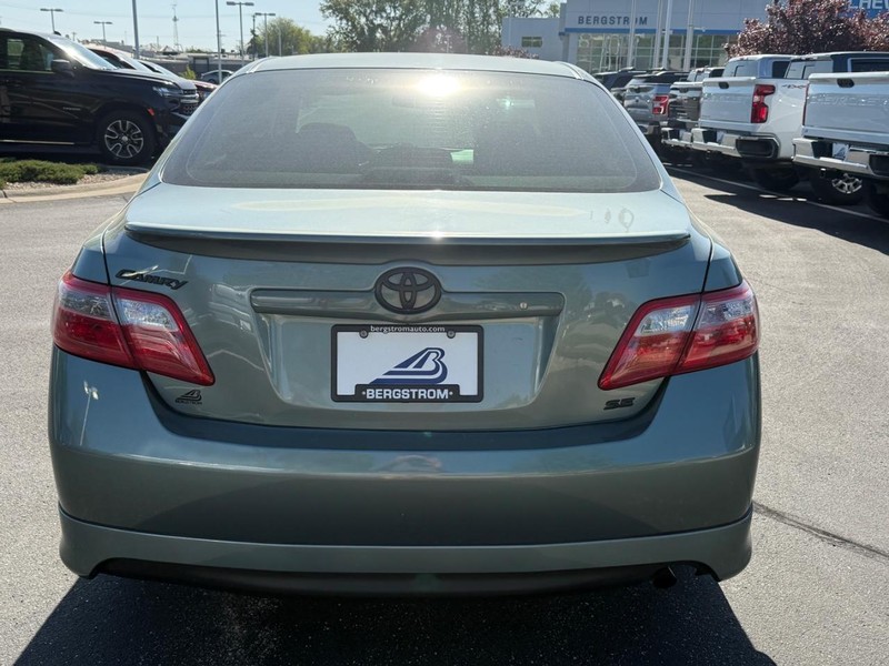 Toyota Camry Vehicle Image 04