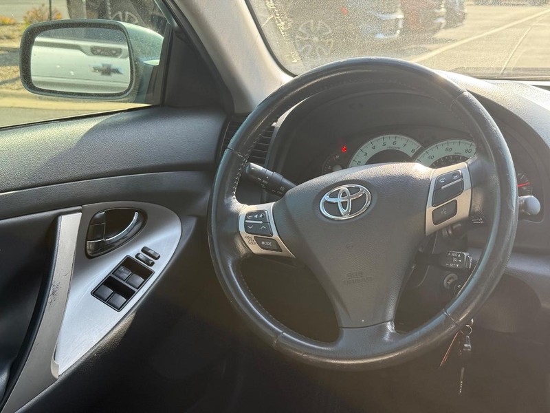 Toyota Camry Vehicle Image 13
