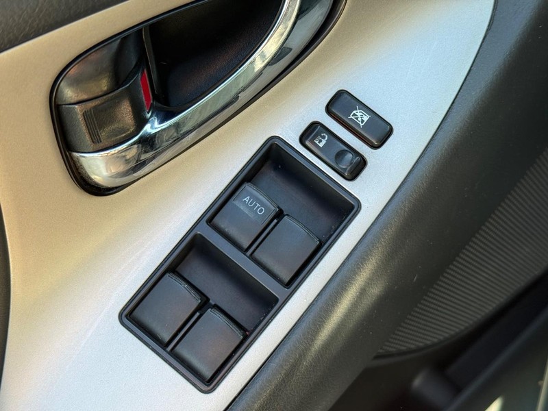 Toyota Camry Vehicle Image 18