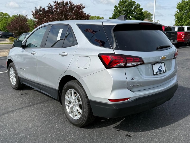 Chevrolet Equinox Vehicle Image 05
