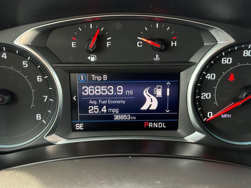 Chevrolet Equinox Vehicle Image 17