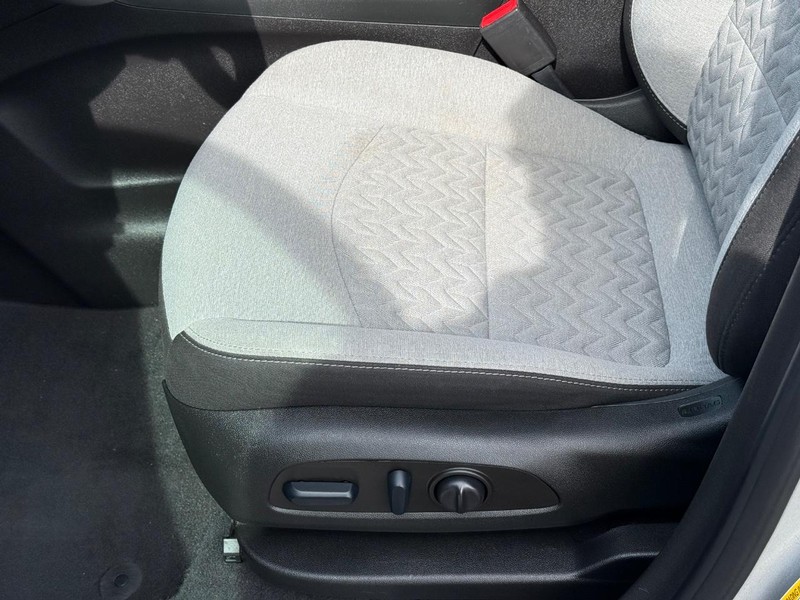 Chevrolet Equinox Vehicle Image 20