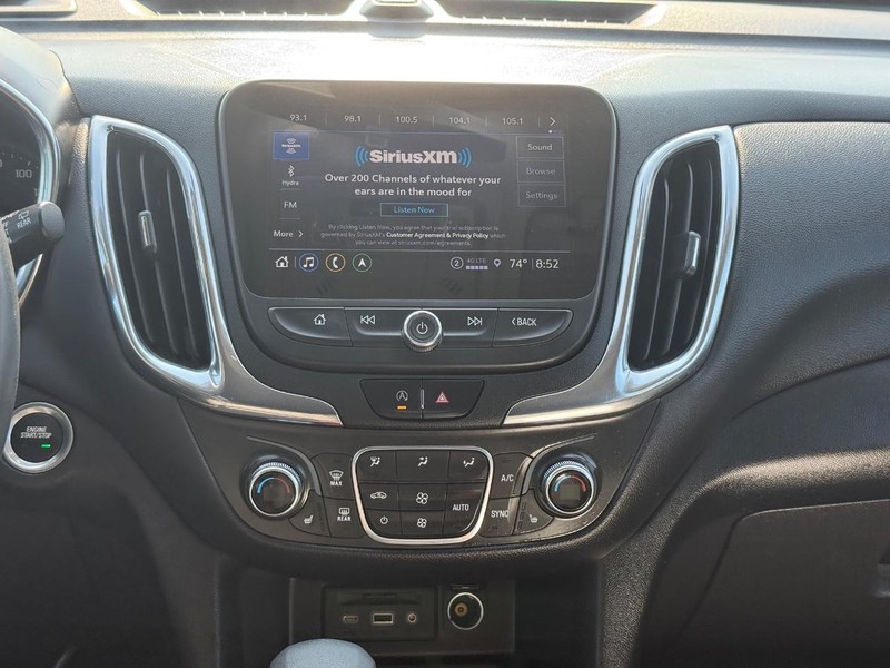 Chevrolet Equinox Vehicle Image 12