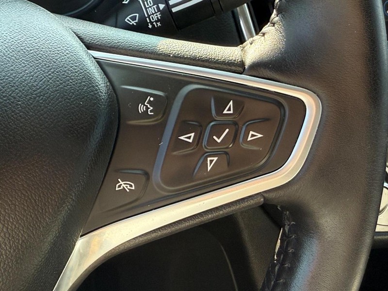 Chevrolet Equinox Vehicle Image 17