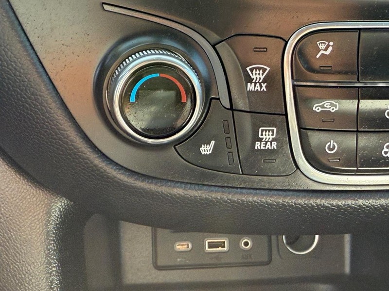 Chevrolet Equinox Vehicle Image 20