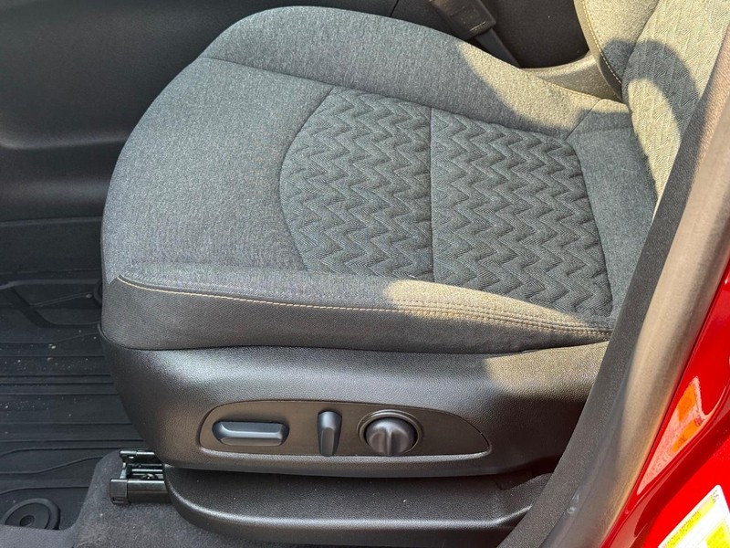 Chevrolet Equinox Vehicle Image 22