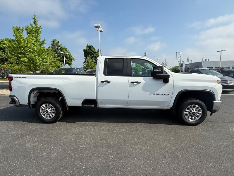 Chevrolet Silverado 2500HD Vehicle Image 02