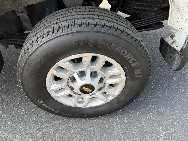 Chevrolet Silverado 2500HD Vehicle Image 07