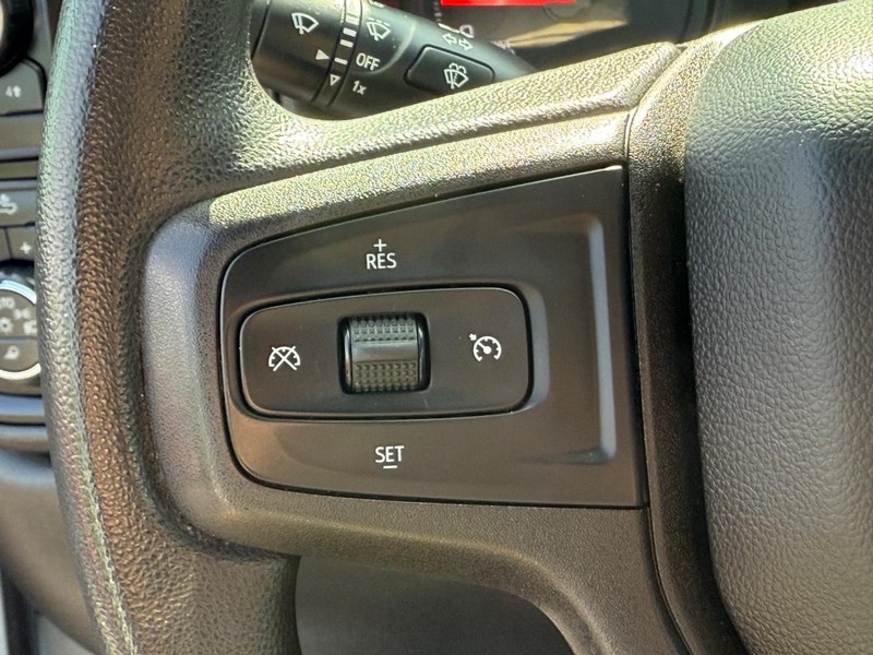 Chevrolet Silverado 2500HD Vehicle Image 15