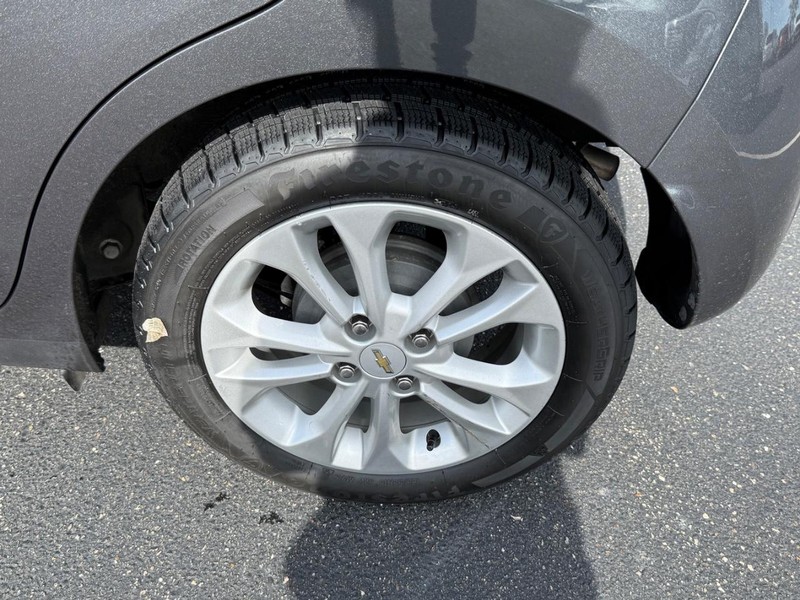 Chevrolet Spark Vehicle Image 06