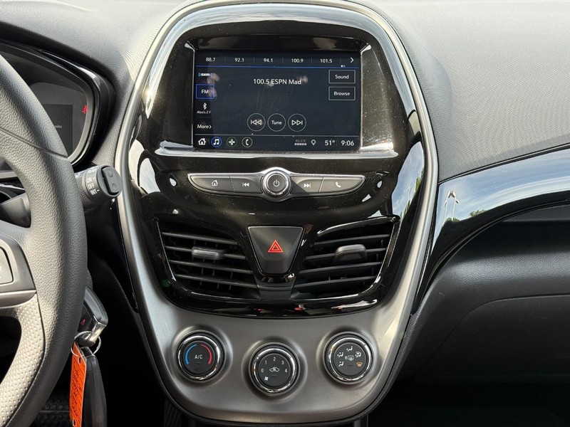 Chevrolet Spark Vehicle Image 11