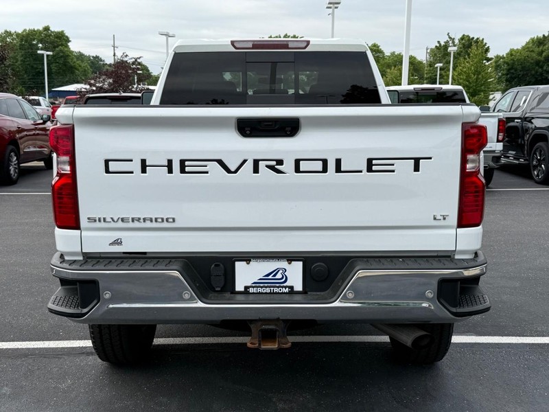 Chevrolet Silverado 2500HD Vehicle Image 04