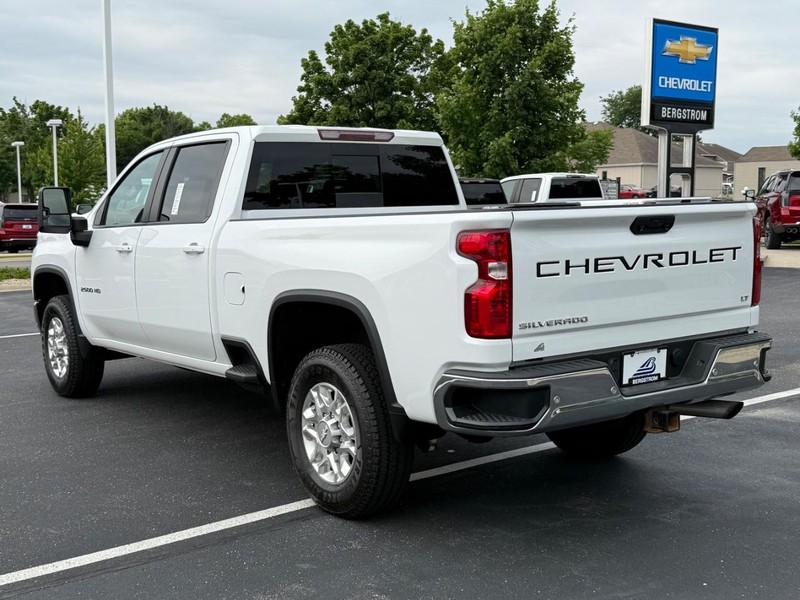 Chevrolet Silverado 2500HD Vehicle Image 06