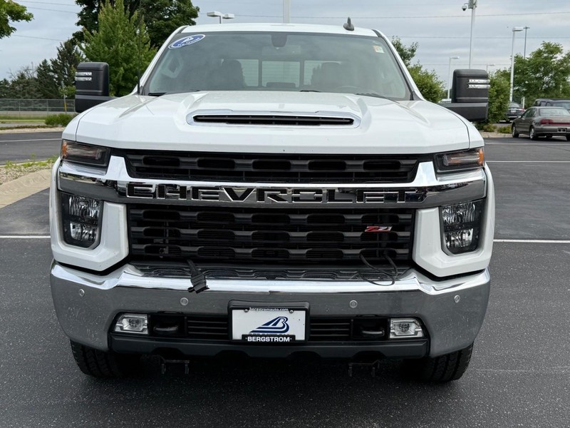 Chevrolet Silverado 2500HD Vehicle Image 09