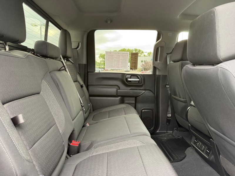 Chevrolet Silverado 2500HD Vehicle Image 10