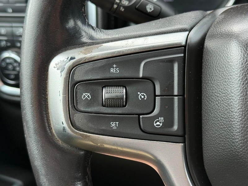 Chevrolet Silverado 2500HD Vehicle Image 15