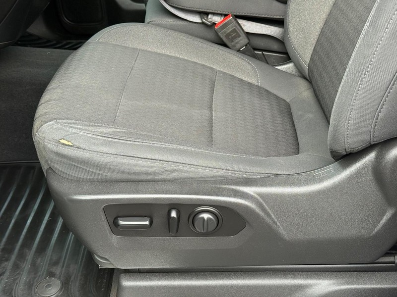 Chevrolet Silverado 2500HD Vehicle Image 21