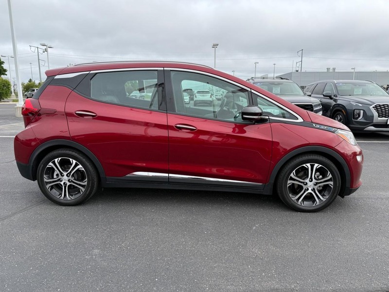Chevrolet Bolt EV Vehicle Image 02