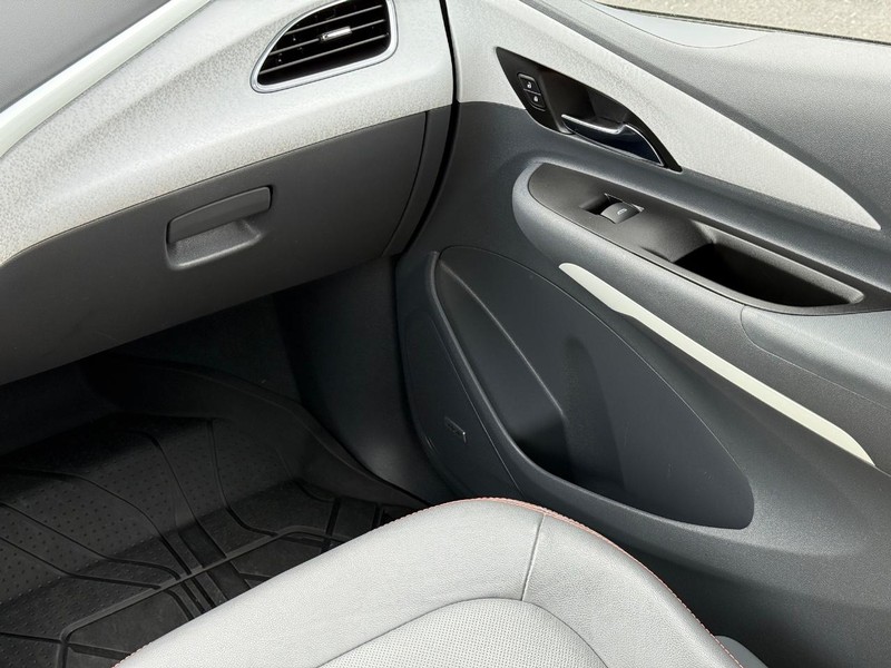 Chevrolet Bolt EV Vehicle Image 15