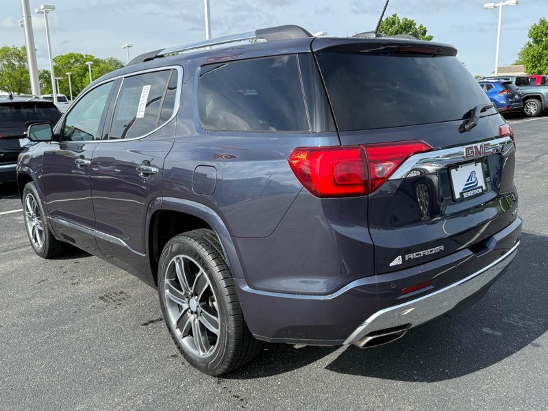GMC Acadia Vehicle Image 05