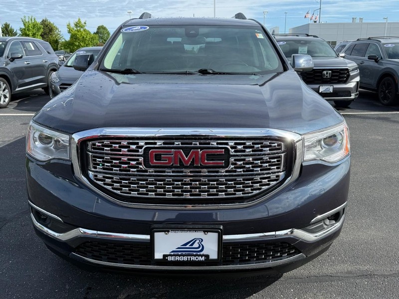 GMC Acadia Vehicle Image 08