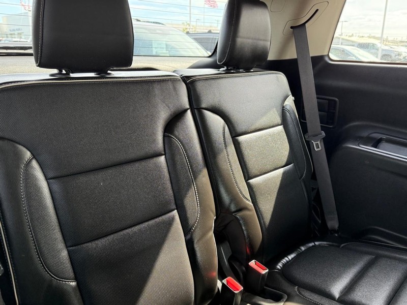 GMC Acadia Vehicle Image 10