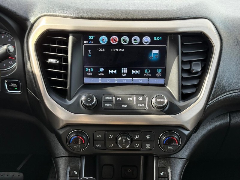 GMC Acadia Vehicle Image 12