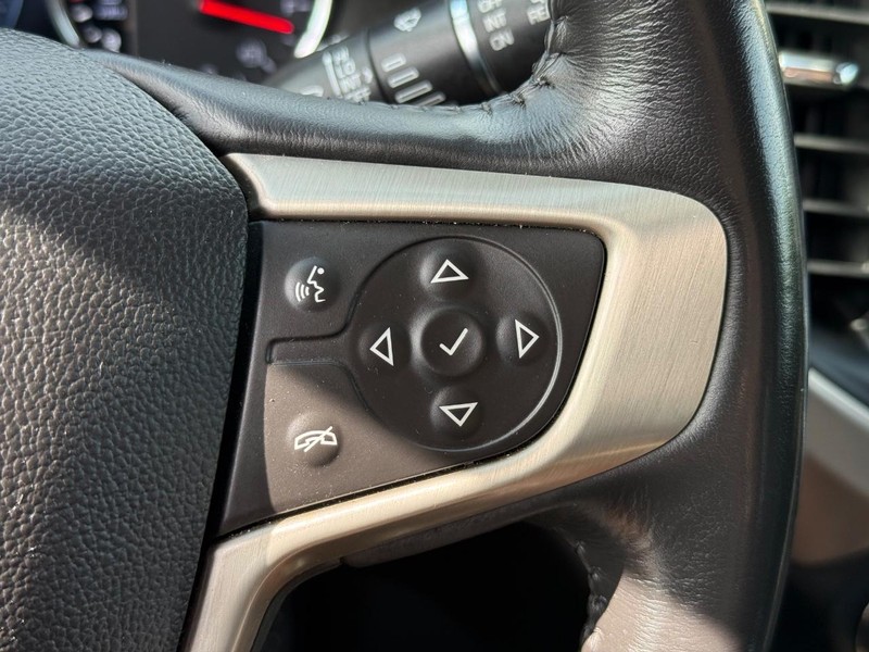 GMC Acadia Vehicle Image 17