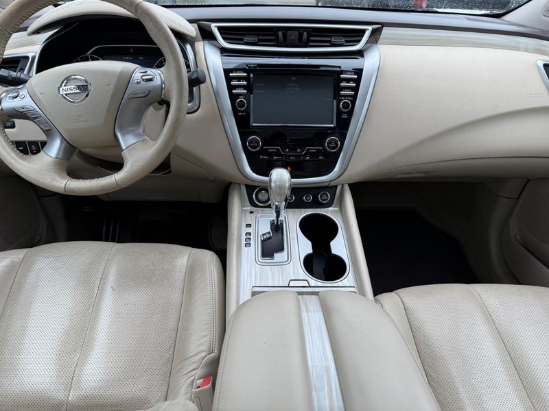 Nissan Murano Vehicle Image 10