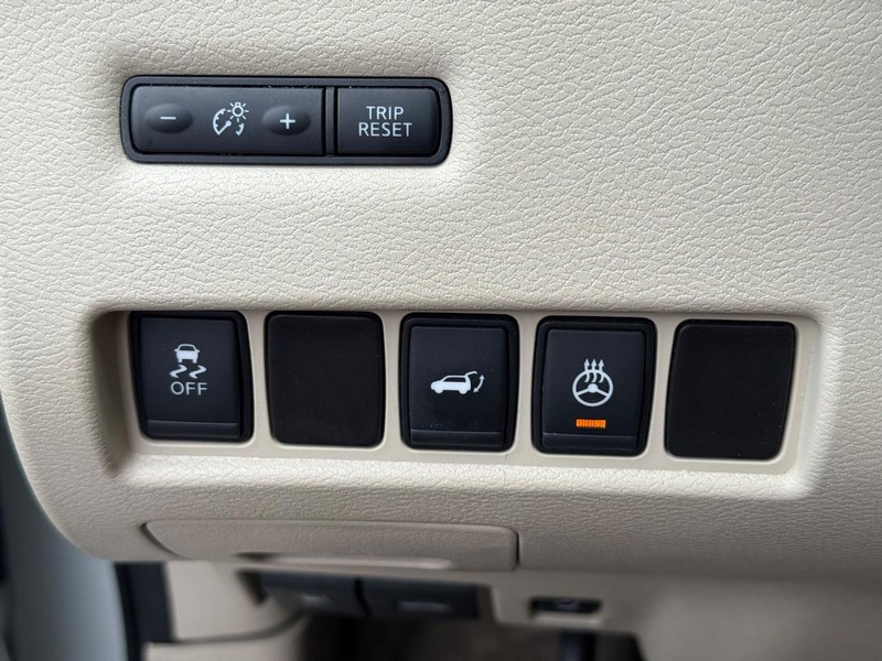 Nissan Murano Vehicle Image 15