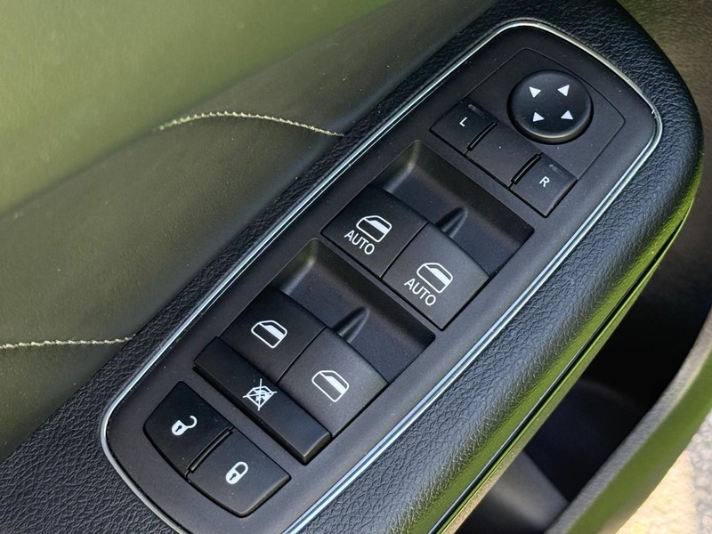 Dodge Charger Vehicle Image 21