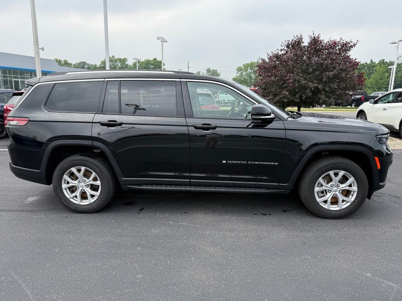 Jeep Grand Cherokee L Vehicle Image 02