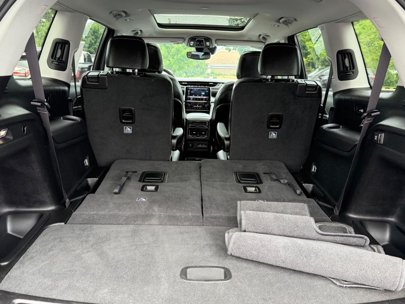 Jeep Grand Cherokee L Vehicle Image 05