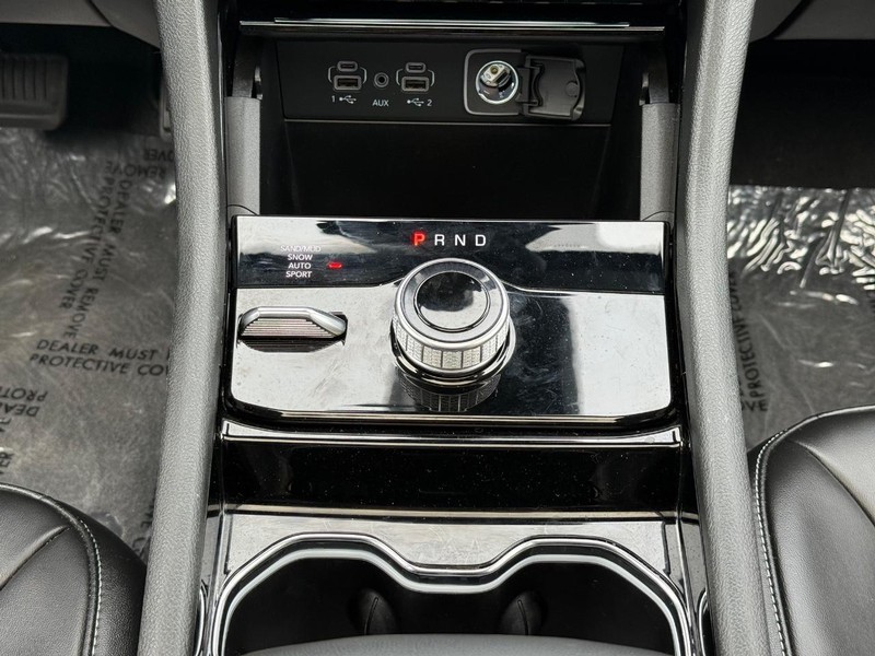 Jeep Grand Cherokee L Vehicle Image 13