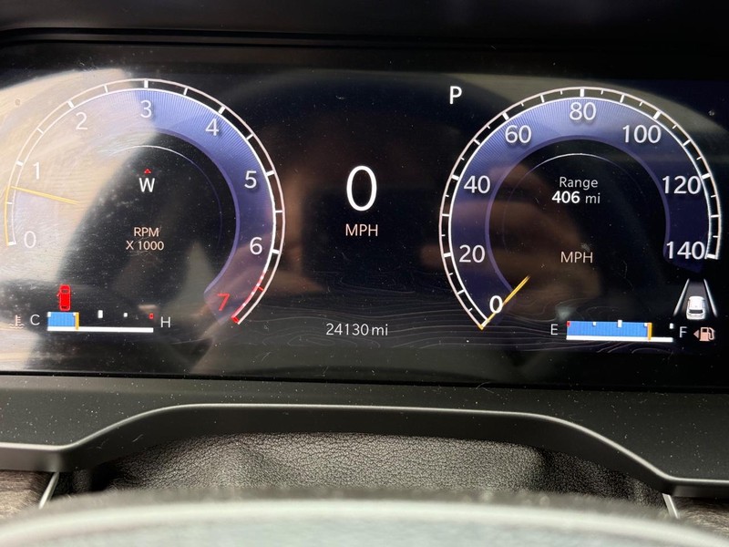 Jeep Grand Cherokee L Vehicle Image 19