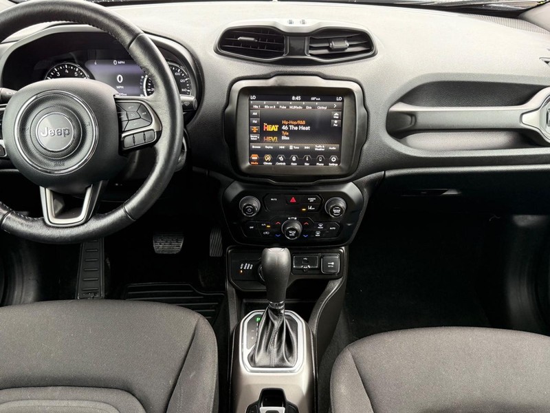 Jeep Renegade Vehicle Image 10