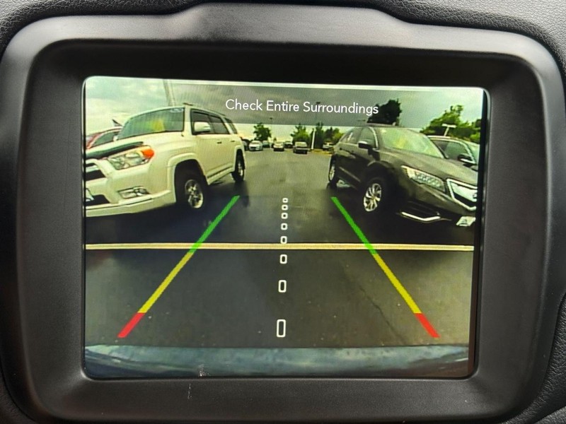 Jeep Renegade Vehicle Image 18