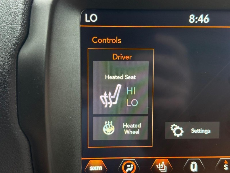 Jeep Renegade Vehicle Image 19