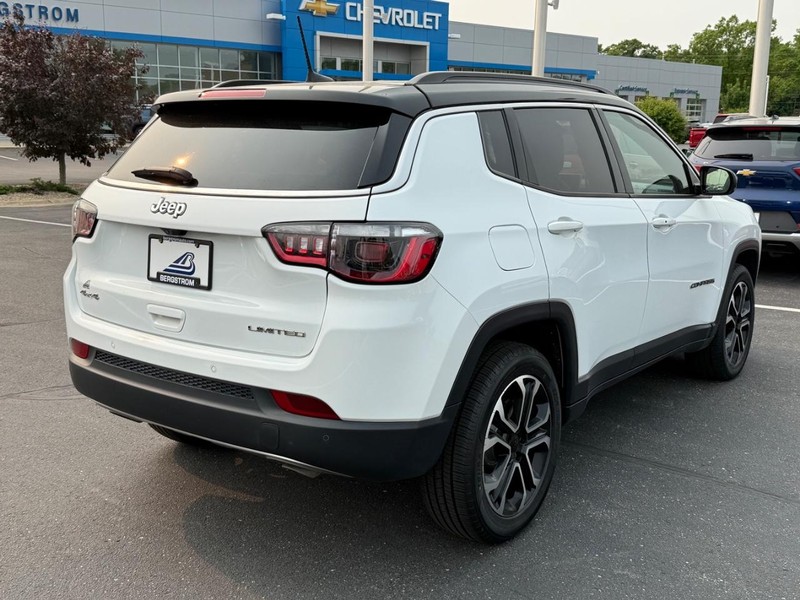 Jeep Compass Vehicle Image 03