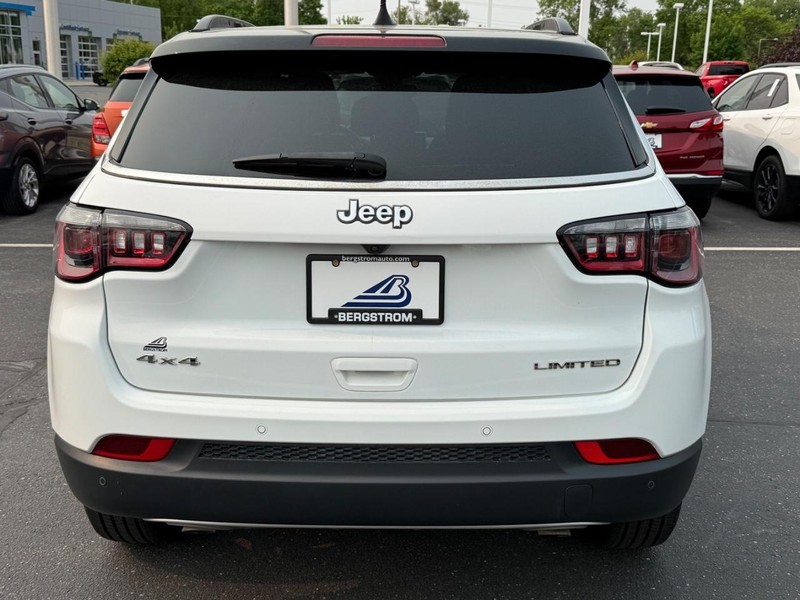 Jeep Compass Vehicle Image 04