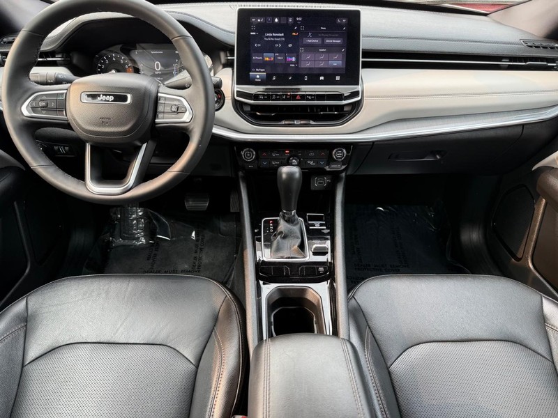 Jeep Compass Vehicle Image 11