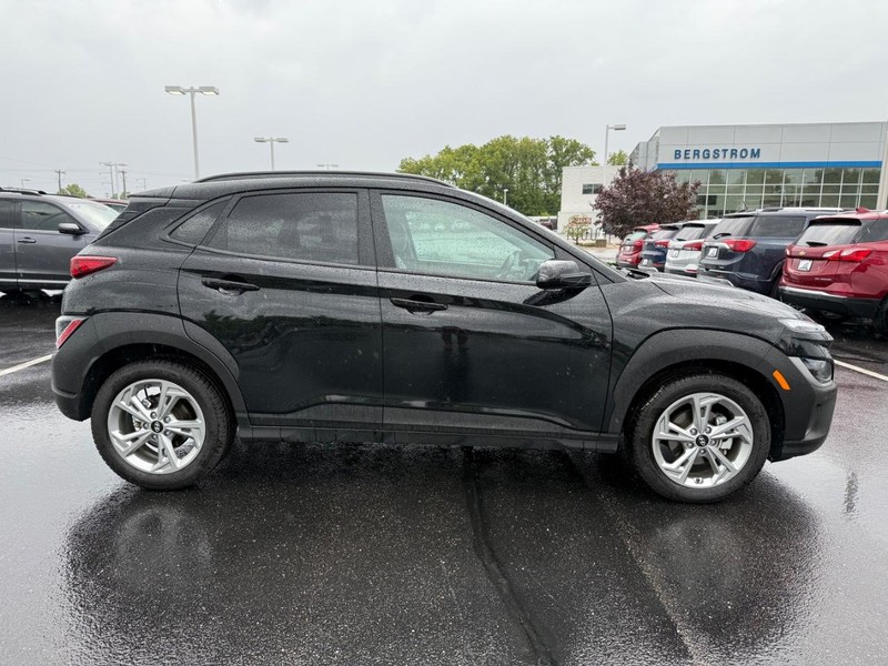 Hyundai Kona Vehicle Image 02