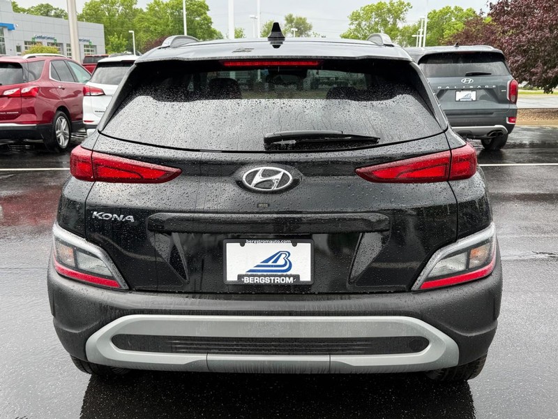 Hyundai Kona Vehicle Image 04
