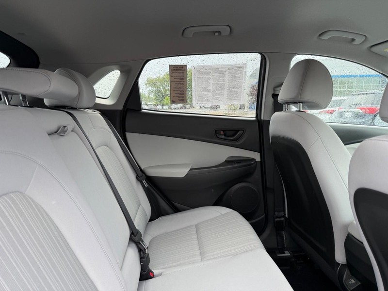 Hyundai Kona Vehicle Image 09