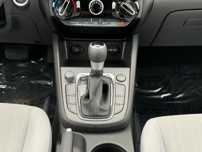 Hyundai Kona Vehicle Image 12