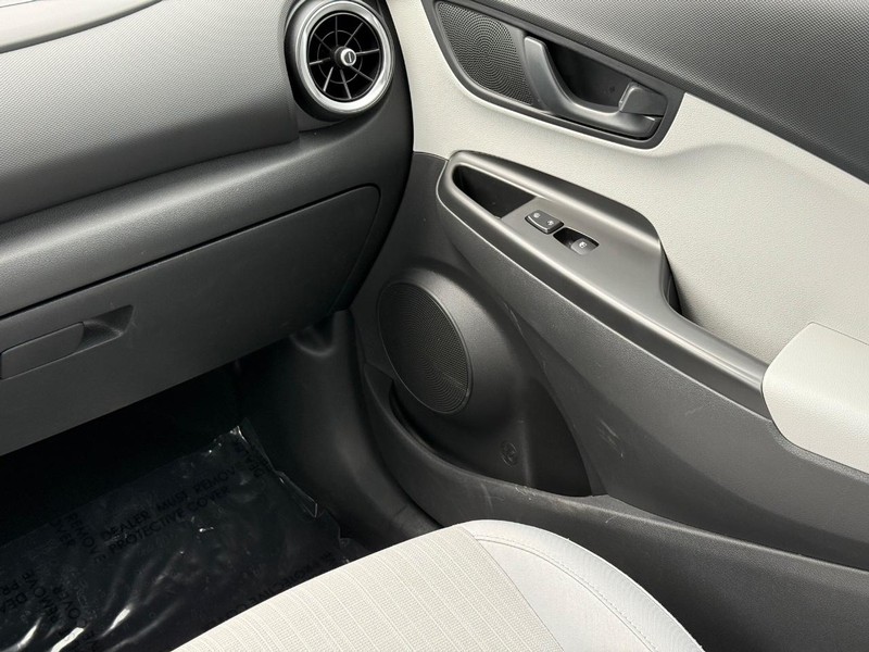 Hyundai Kona Vehicle Image 14