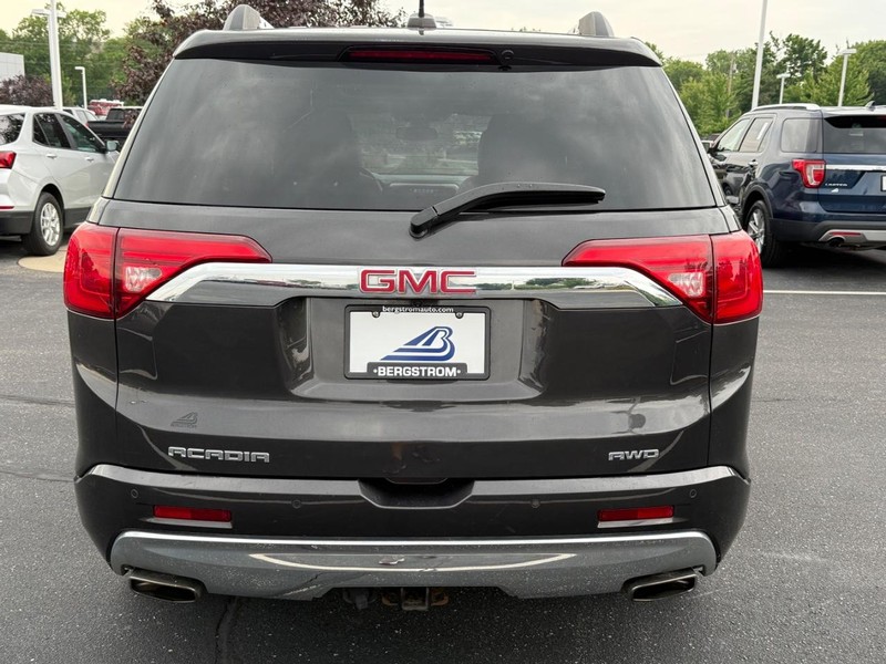 GMC Acadia Vehicle Image 04
