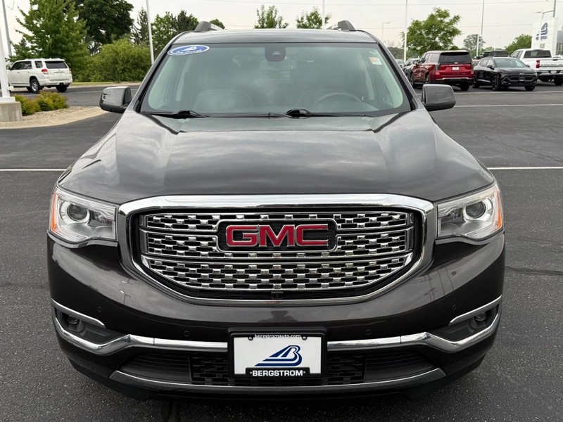 GMC Acadia Vehicle Image 08