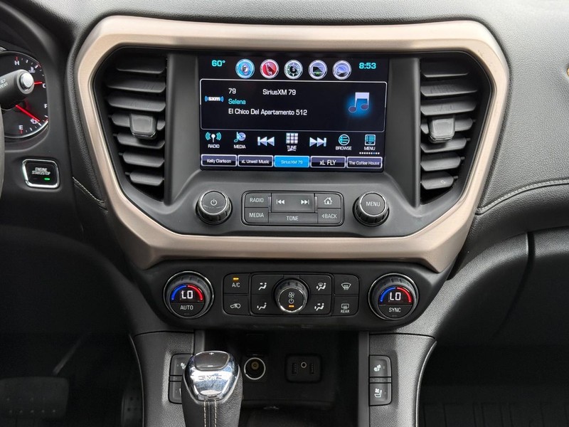 GMC Acadia Vehicle Image 12